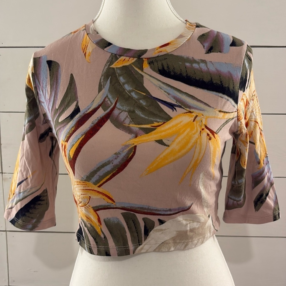Guess Pink Crop T-Shirt with Artistic Botanical Design